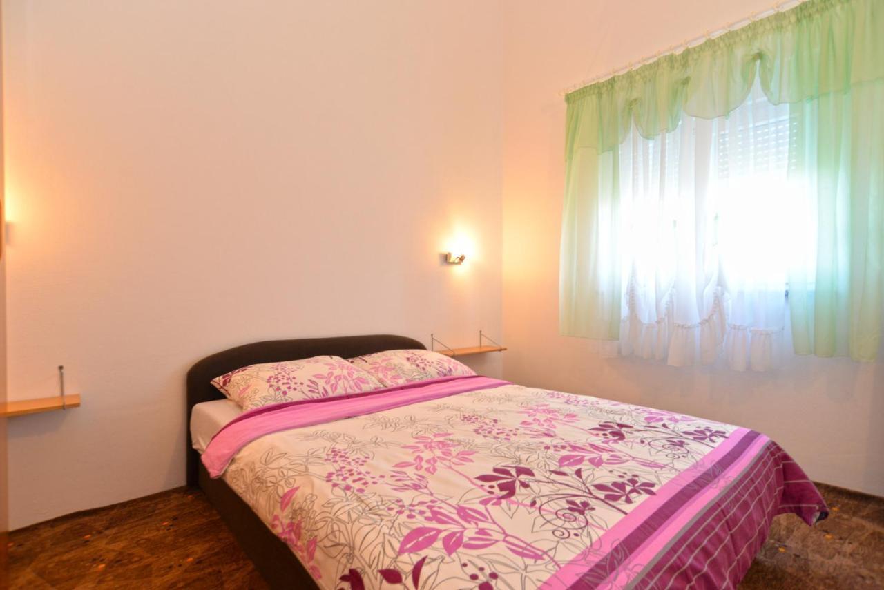 Apartments Bernarda 1773 Banjole Exterior photo